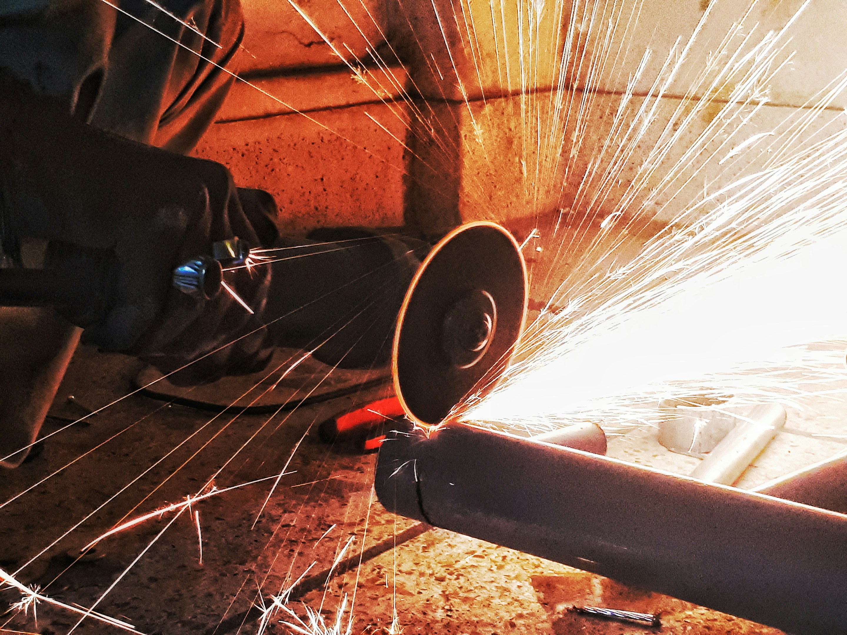 Steel welding with sparks
